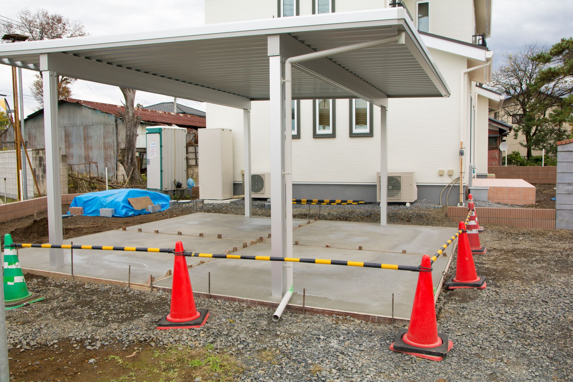 カーポートの設置 | 福岡県福岡市の外構工事なら株式会社キャリアー・キョーシン
